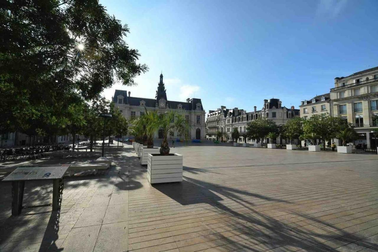 An Authentic Experience With Spa In The Center Poitiers Eksteriør billede